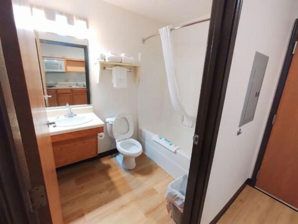 WoodSpring Suites Asheville - Biltmore West image 16